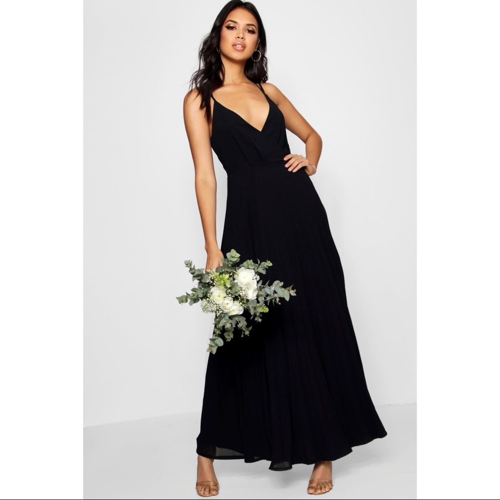 NWT Flattering Black long Pleated Maxi Dress - Perfect for Bridesmaids!
